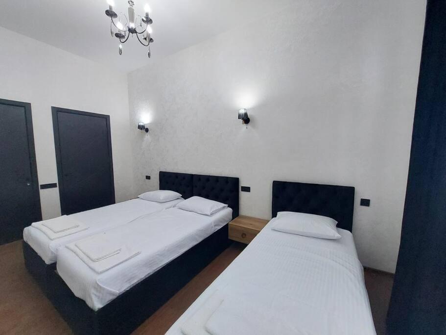 Soma Apartment Kutaisi Bagian luar foto