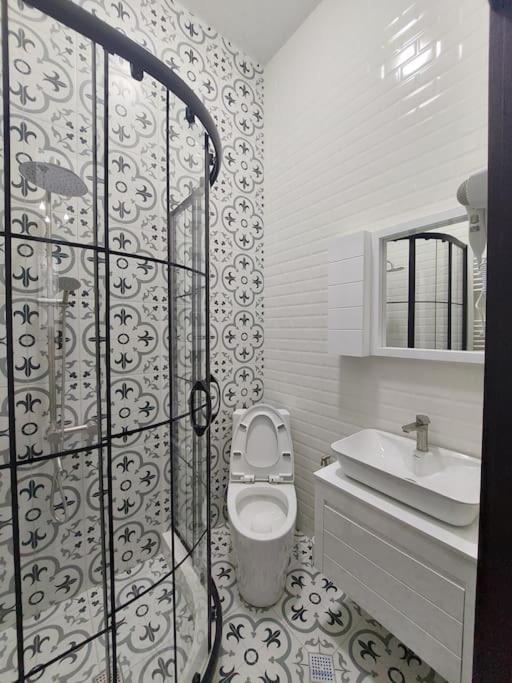 Soma Apartment Kutaisi Bagian luar foto